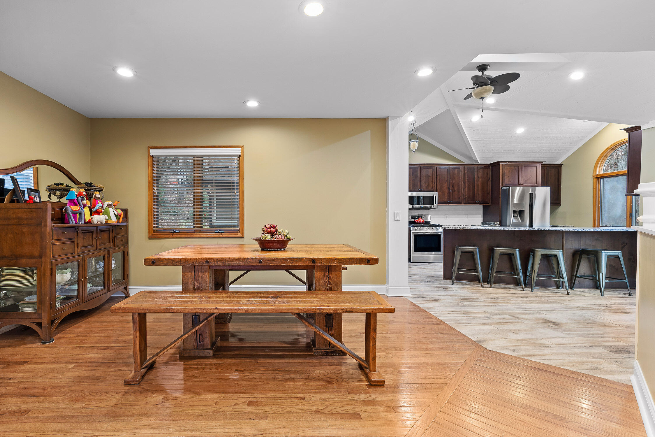 Ooltewah, Tennessee 37363, United States, 4 Bedrooms Bedrooms, ,4 BathroomsBathrooms,Residential,Contingent,23509