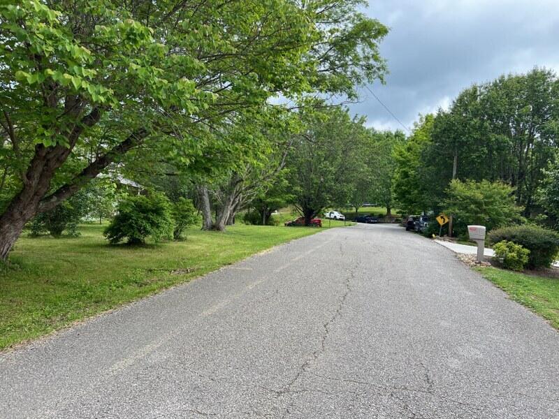 880 Hilltop Drive, Jacksboro, Tennessee image 7
