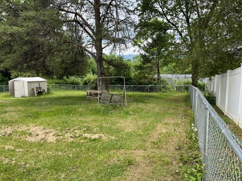 880 Hilltop Drive, Jacksboro, Tennessee image 16