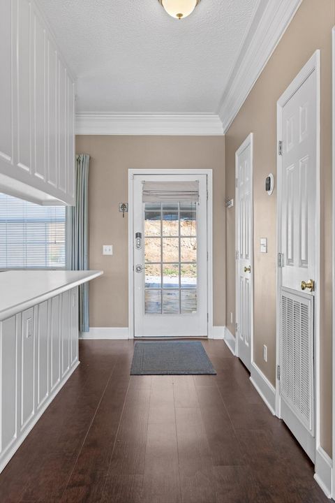 Photo of 4143 Mountain Creek Road, Chattanooga, TN 37415 (MLS # 1519199)