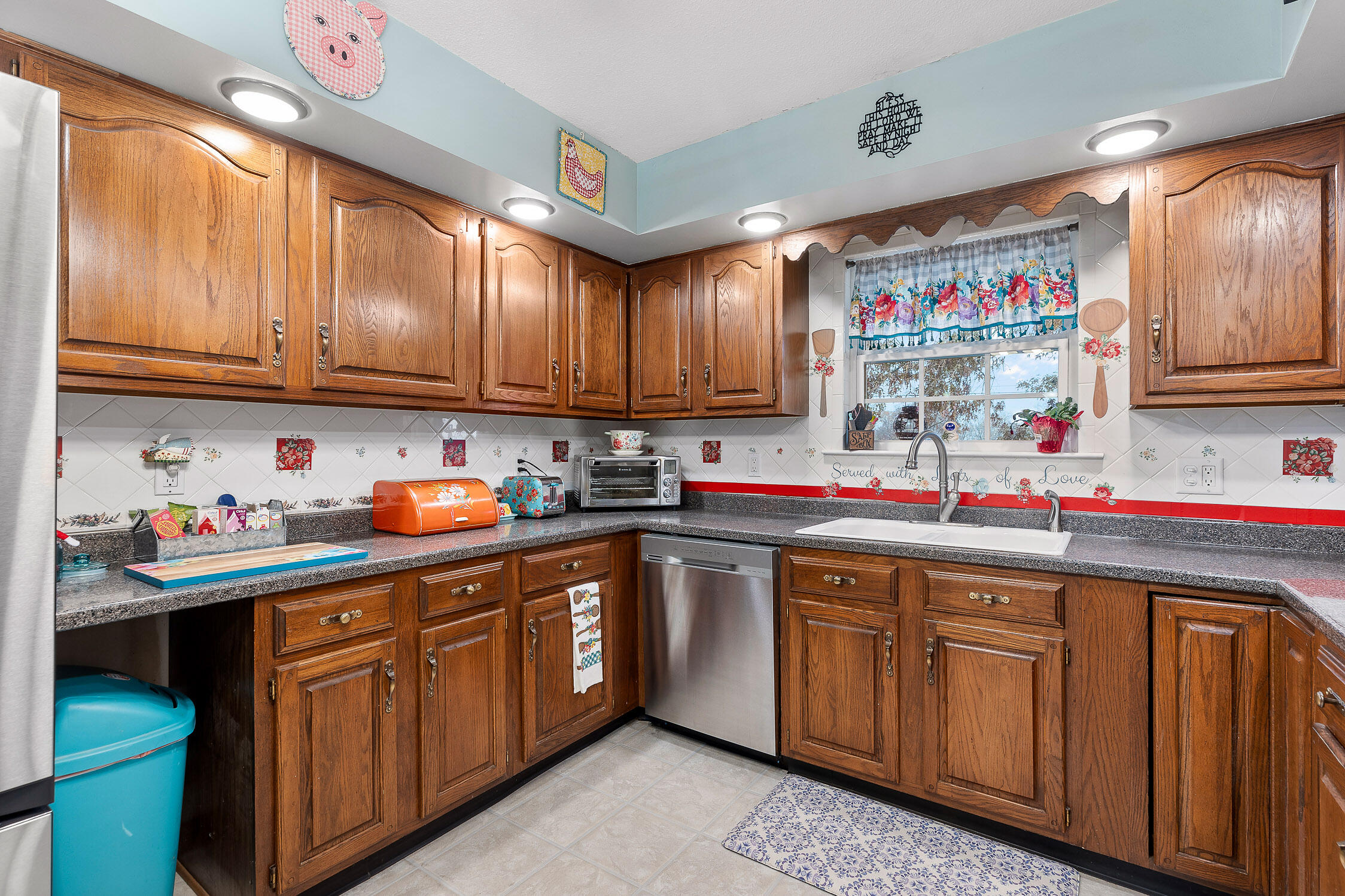 Ringgold, Georgia 30736, United States, 3 Bedrooms Bedrooms, ,3 BathroomsBathrooms,Residential,Contingent,27414