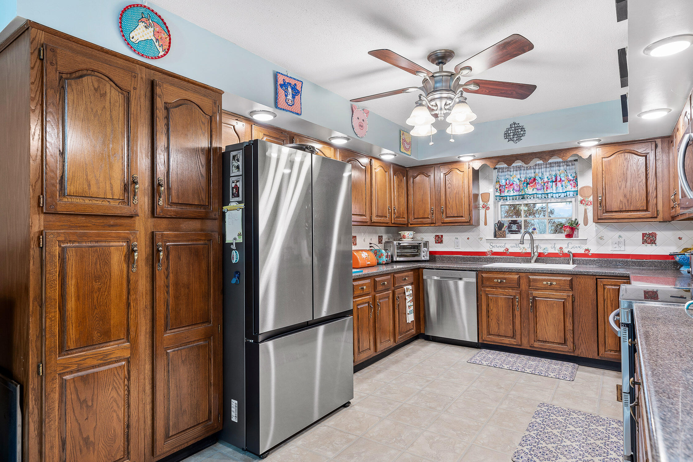 Ringgold, Georgia 30736, United States, 3 Bedrooms Bedrooms, ,3 BathroomsBathrooms,Residential,Contingent,27414