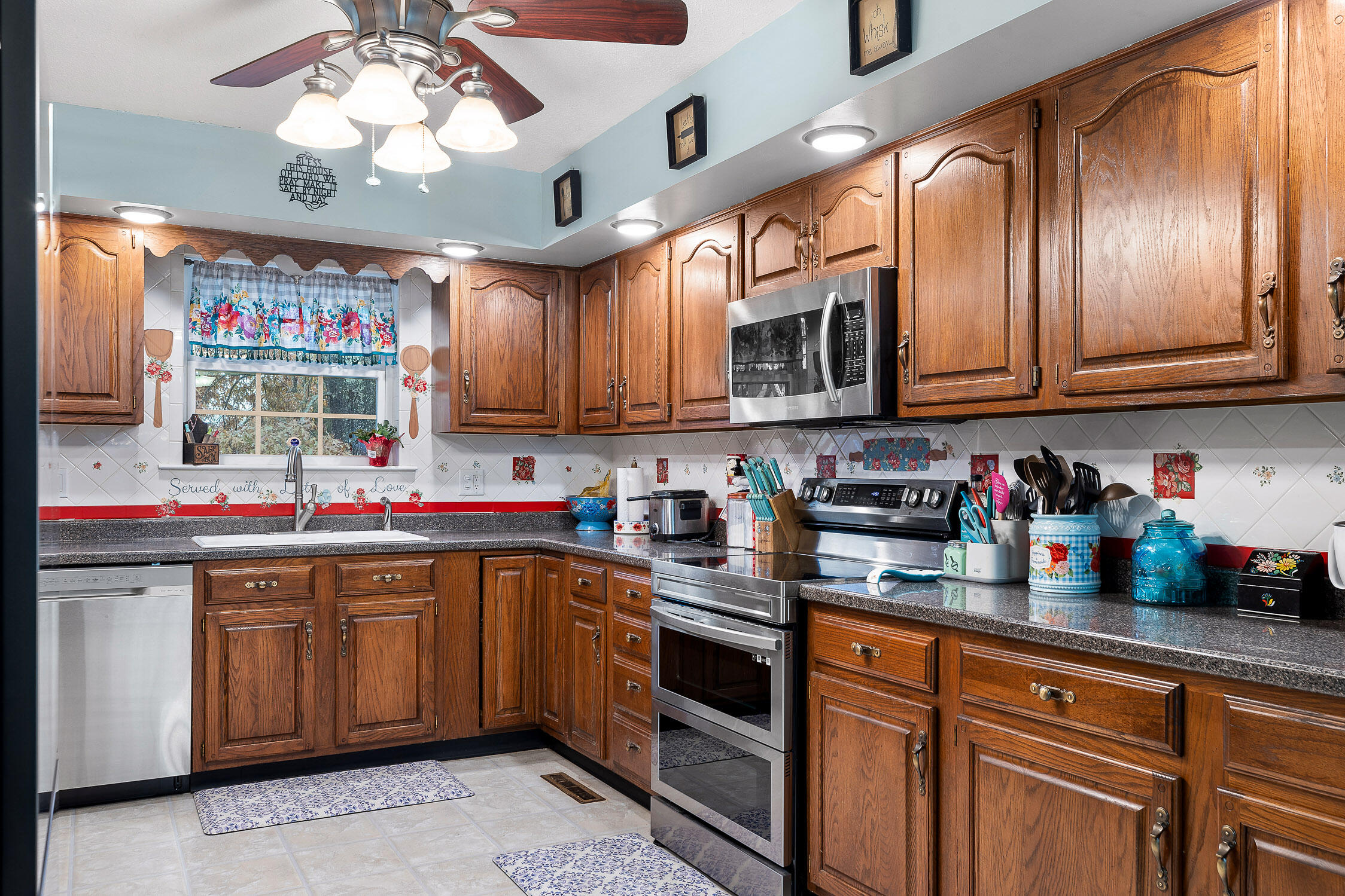 Ringgold, Georgia 30736, United States, 3 Bedrooms Bedrooms, ,3 BathroomsBathrooms,Residential,Contingent,27414