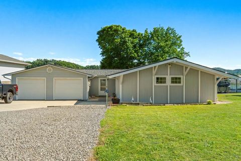 Photo of 1648 Canal Lane, Dandridge, TN 37725 (MLS # 1512959)