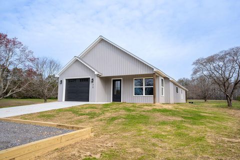 Homes For Sale - 73 Dekalb Lane Lane<br/> Henagar, AL 35978