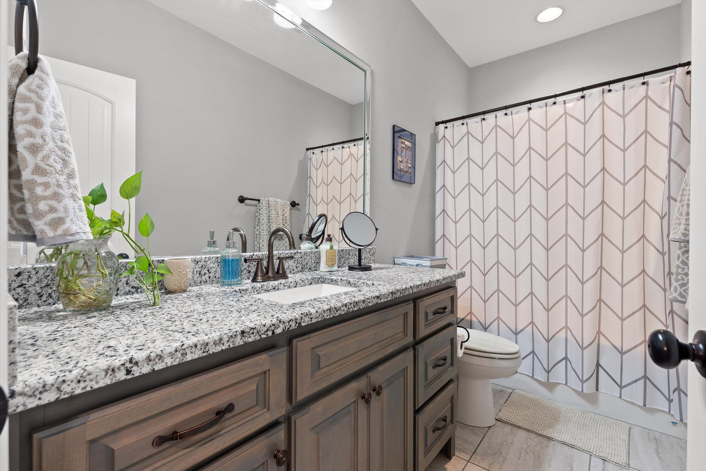 Ringgold, Georgia 30736, United States, 3 Bedrooms Bedrooms, ,2 BathroomsBathrooms,Residential,Active,163206