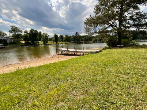 Homes For Sale - 8211 Snow Hill Road Rd<br/> Ooltewah, TN 37363