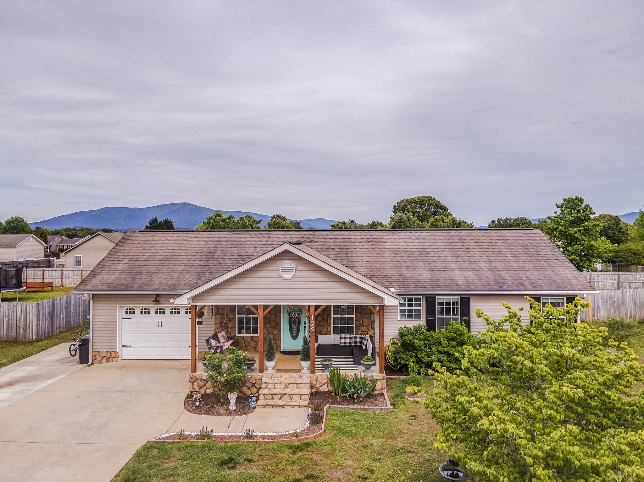 122 Lyndsey Drive