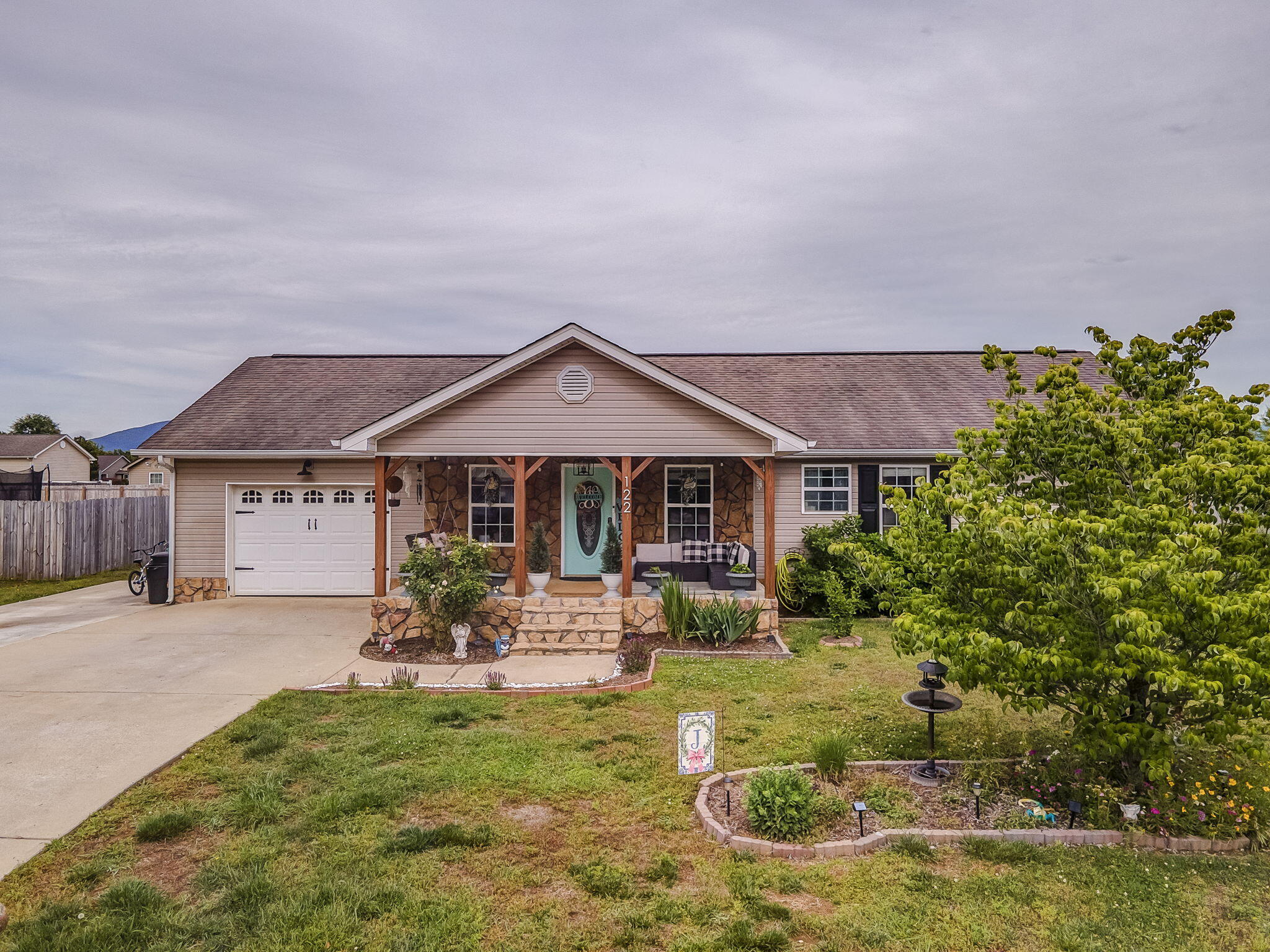 122 Lyndsey Drive