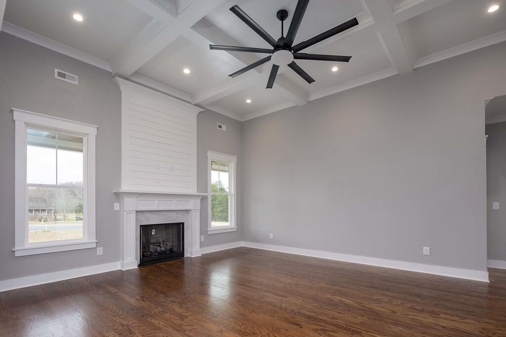 222 Arthur Lane NW