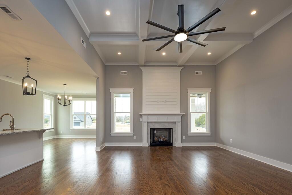 222 Arthur Lane NW
