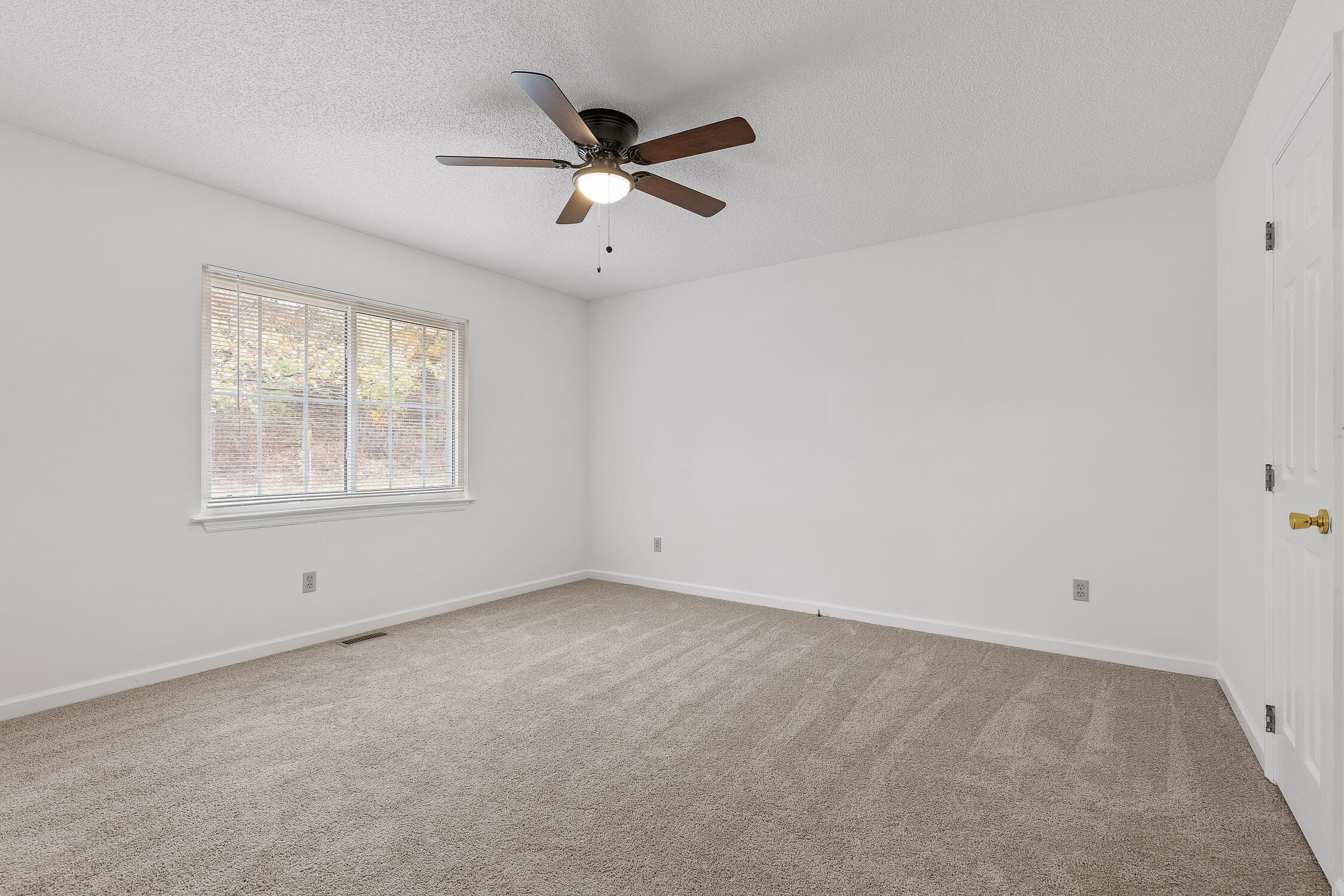 Ooltewah, Tennessee 37363, United States, 3 Bedrooms Bedrooms, ,2 BathroomsBathrooms,Residential,Contingent,9734