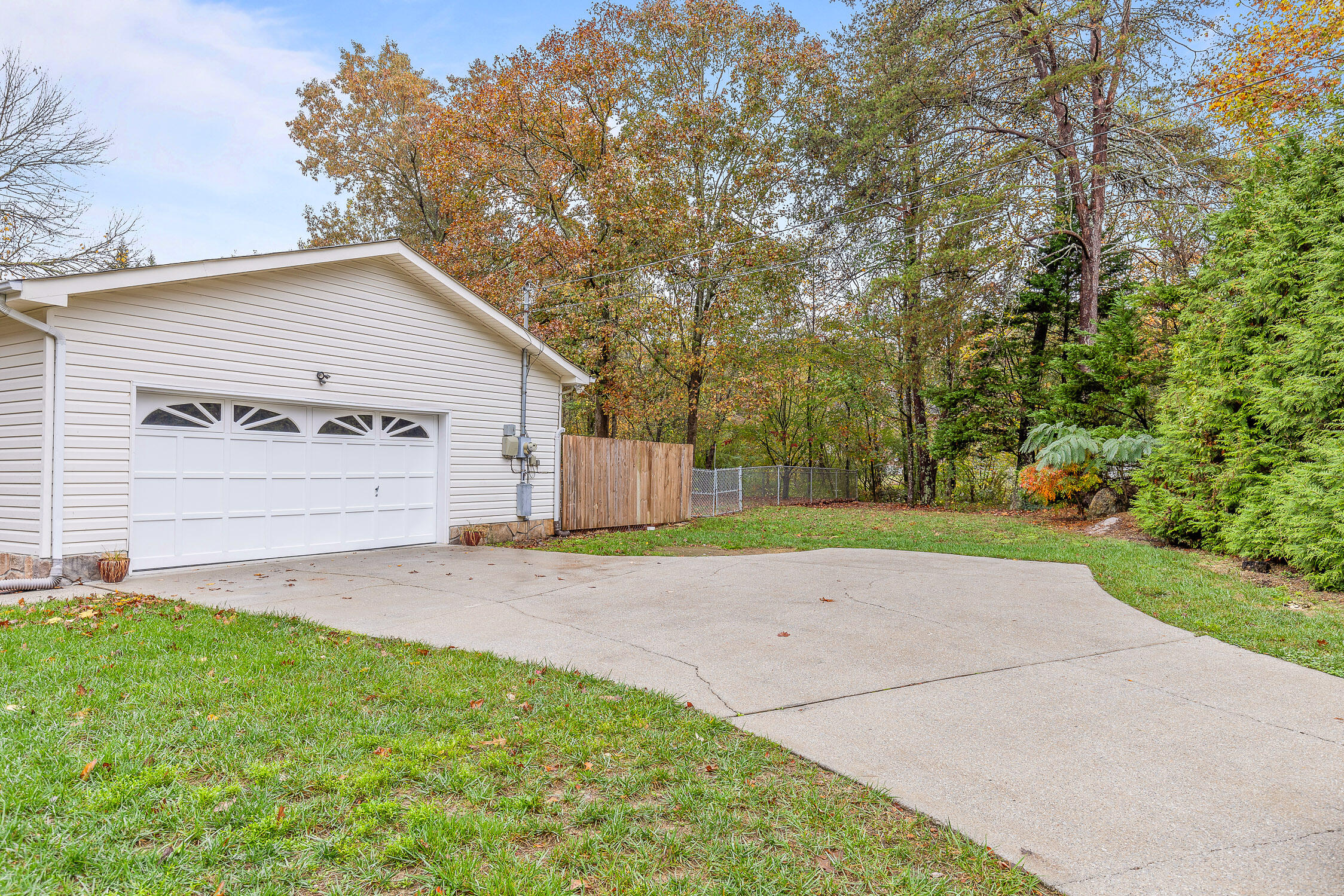 Ooltewah, Tennessee 37363, United States, 3 Bedrooms Bedrooms, ,2 BathroomsBathrooms,Residential,Contingent,9734