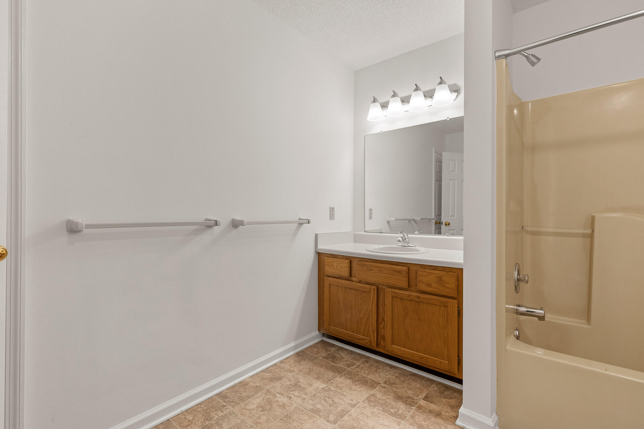 Ooltewah, Tennessee 37363, United States, 3 Bedrooms Bedrooms, ,2 BathroomsBathrooms,Residential,Contingent,9734