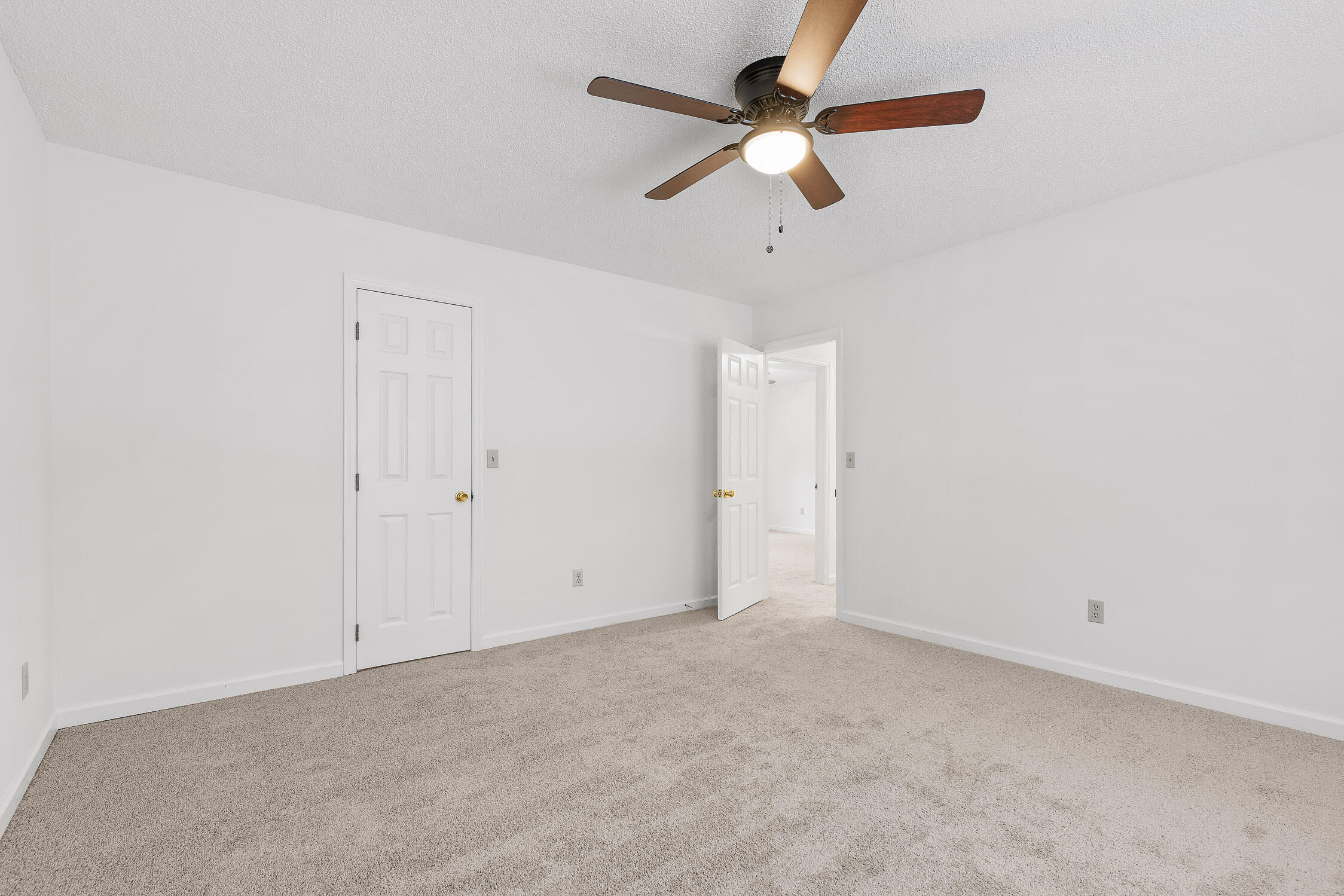 Ooltewah, Tennessee 37363, United States, 3 Bedrooms Bedrooms, ,2 BathroomsBathrooms,Residential,Contingent,9734