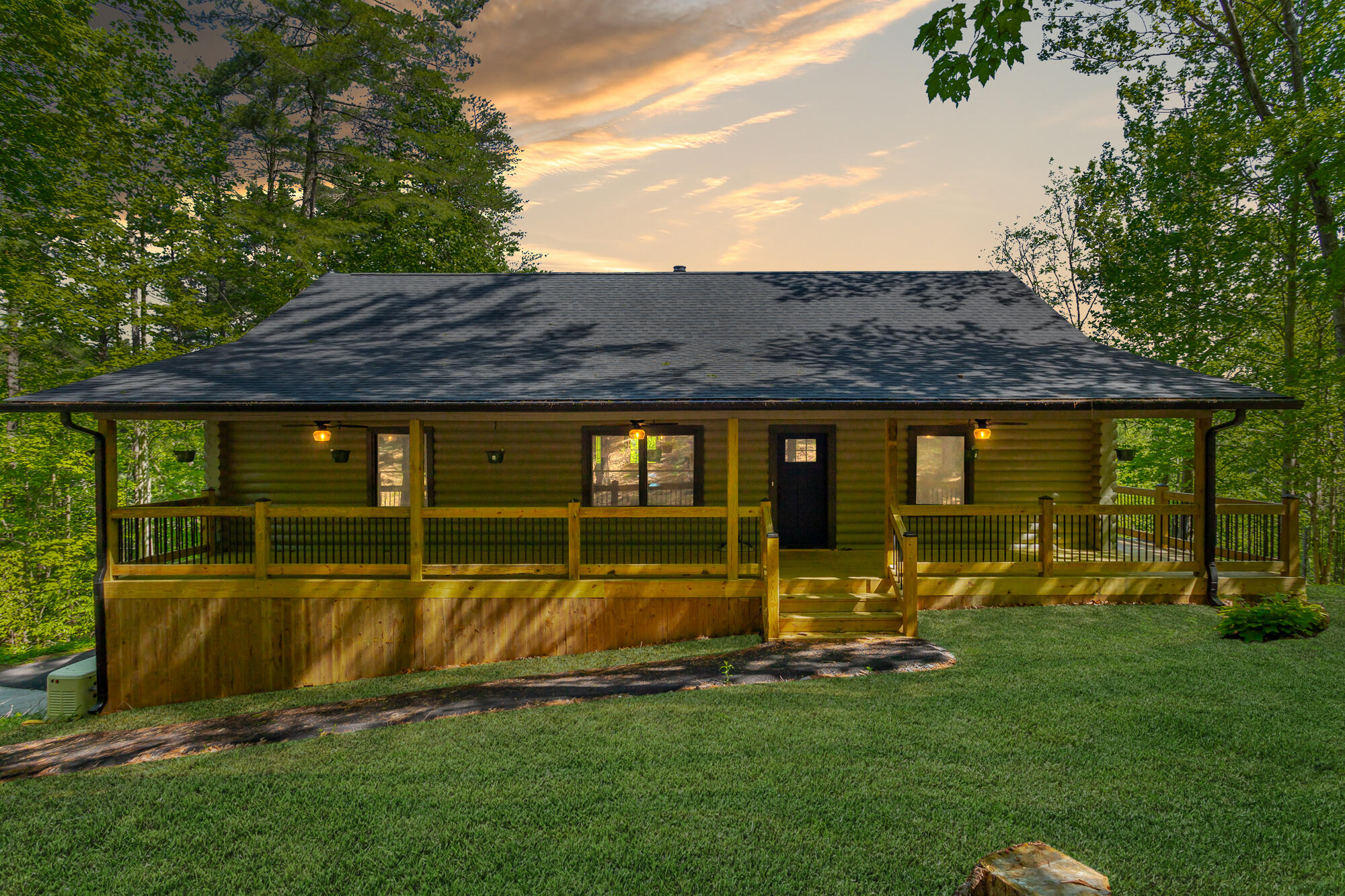 594 Shawnee Trail, Chatsworth, Georgia image 1