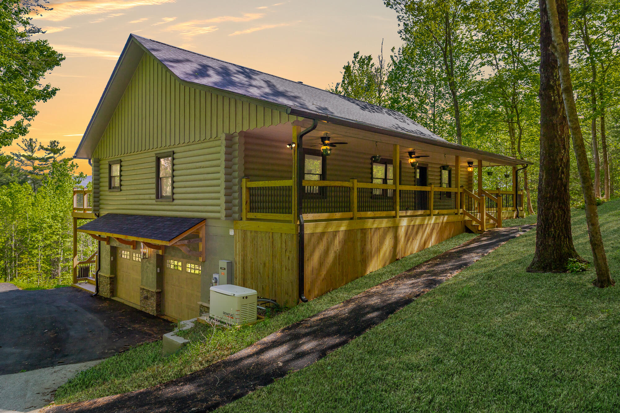 594 Shawnee Trail, Chatsworth, Georgia image 2