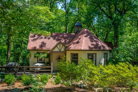 Photo of 2 Mother Goose Village, Lookout Mountain, GA 30750 (MLS # 1516360)