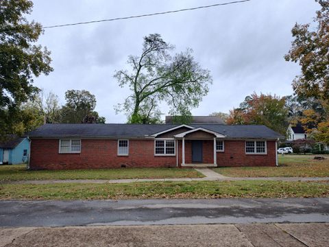 Photo of 209 4th Street, South Pittsburg, TN 37380 (MLS # 1524026)