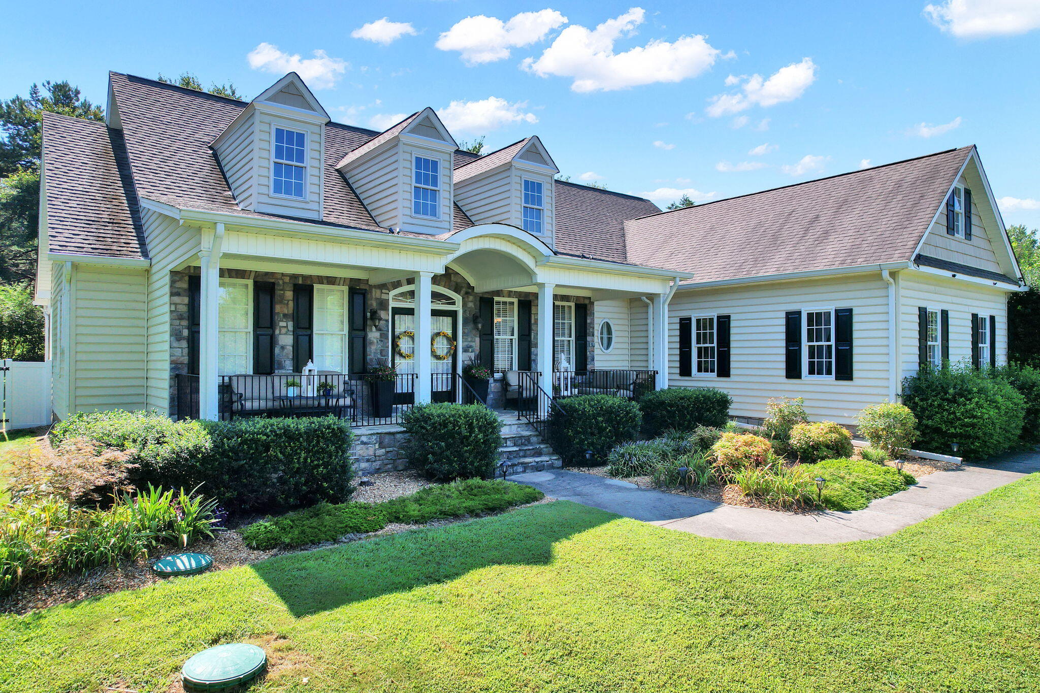157 Covenant Drive NE
