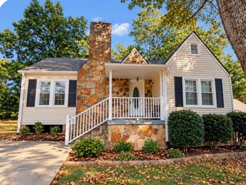 Photo of 2206 De Fue Street, Chattanooga, TN 37415 (MLS # 1542834)