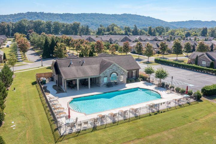 1502 Sedgefield Drive, Ooltewah, Tennessee image 1