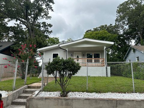 Photo of 2415 Vine Street, Chattanooga, TN 37404 (MLS # 1518307)