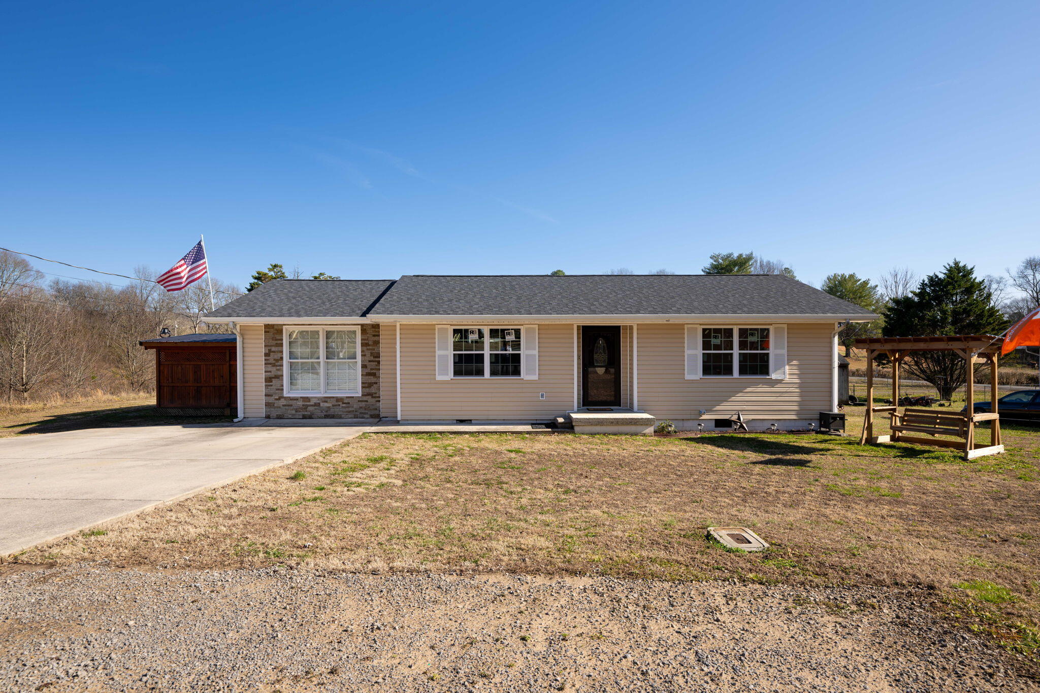 309 Hawthorne Street, Whitwell, Tennessee image 1