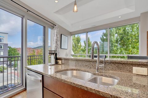 Tiny photo for 4 Cherokee Boulevard, Chattanooga, TN 37405 (MLS # 1519701)