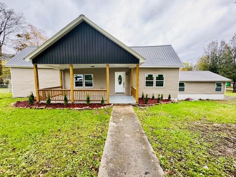 Photo of 158 W Spring Avenue, Whitwell, TN 37397 (MLS # 1523285)