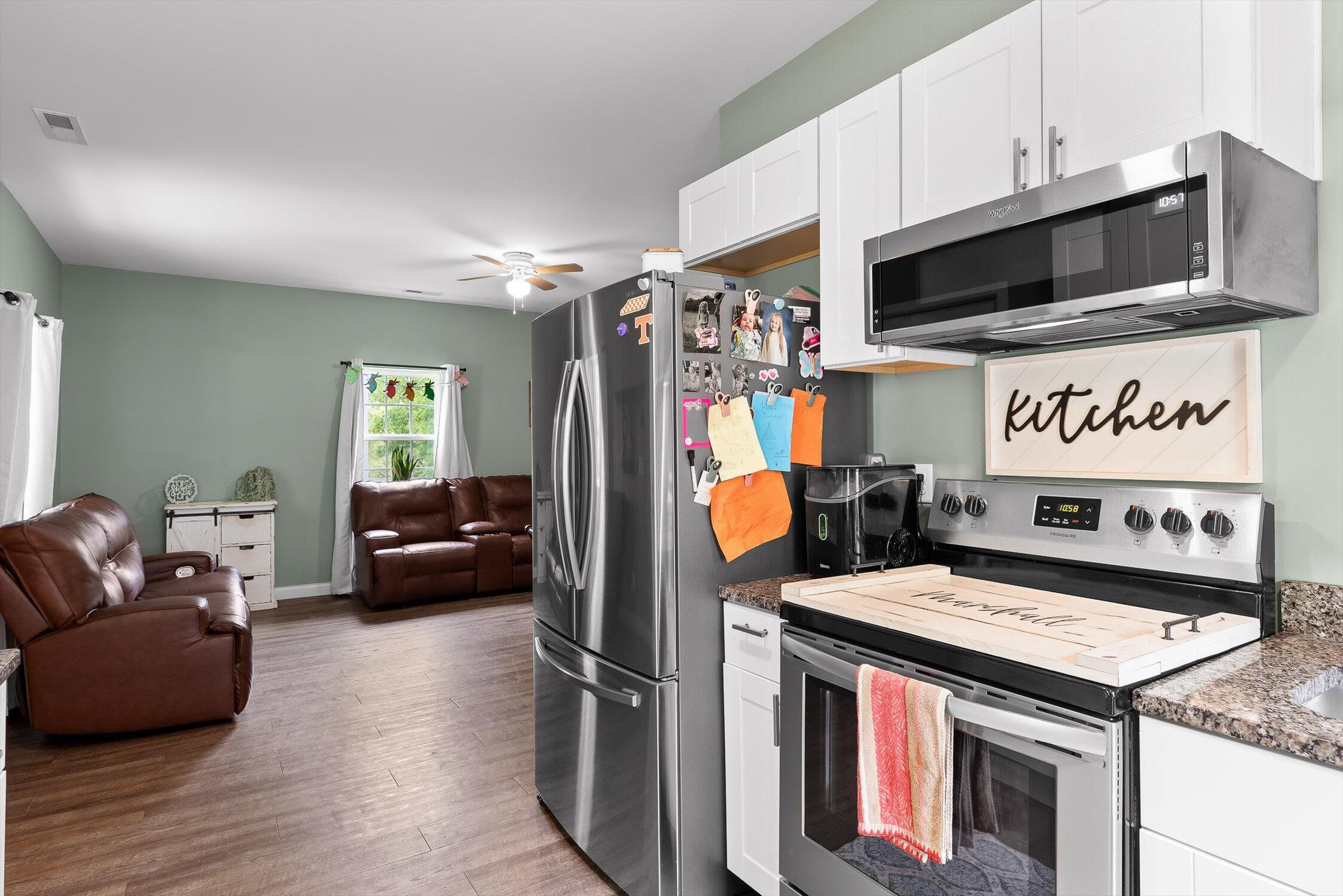 Chattanooga, Tennessee 37406, United States, 3 Bedrooms Bedrooms, ,2 BathroomsBathrooms,Residential,Contingent,105563