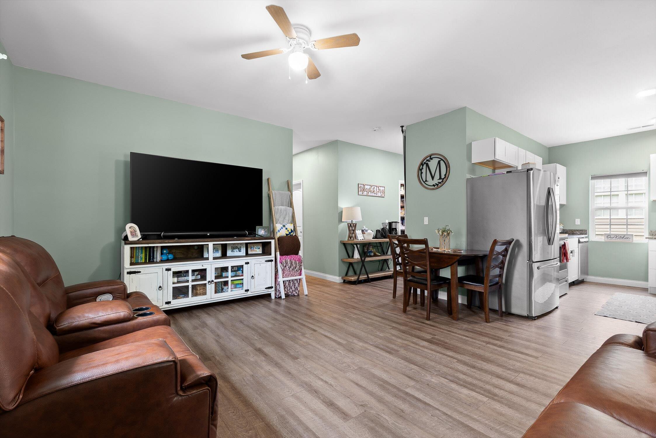 Chattanooga, Tennessee 37406, United States, 3 Bedrooms Bedrooms, ,2 BathroomsBathrooms,Residential,Contingent,105563