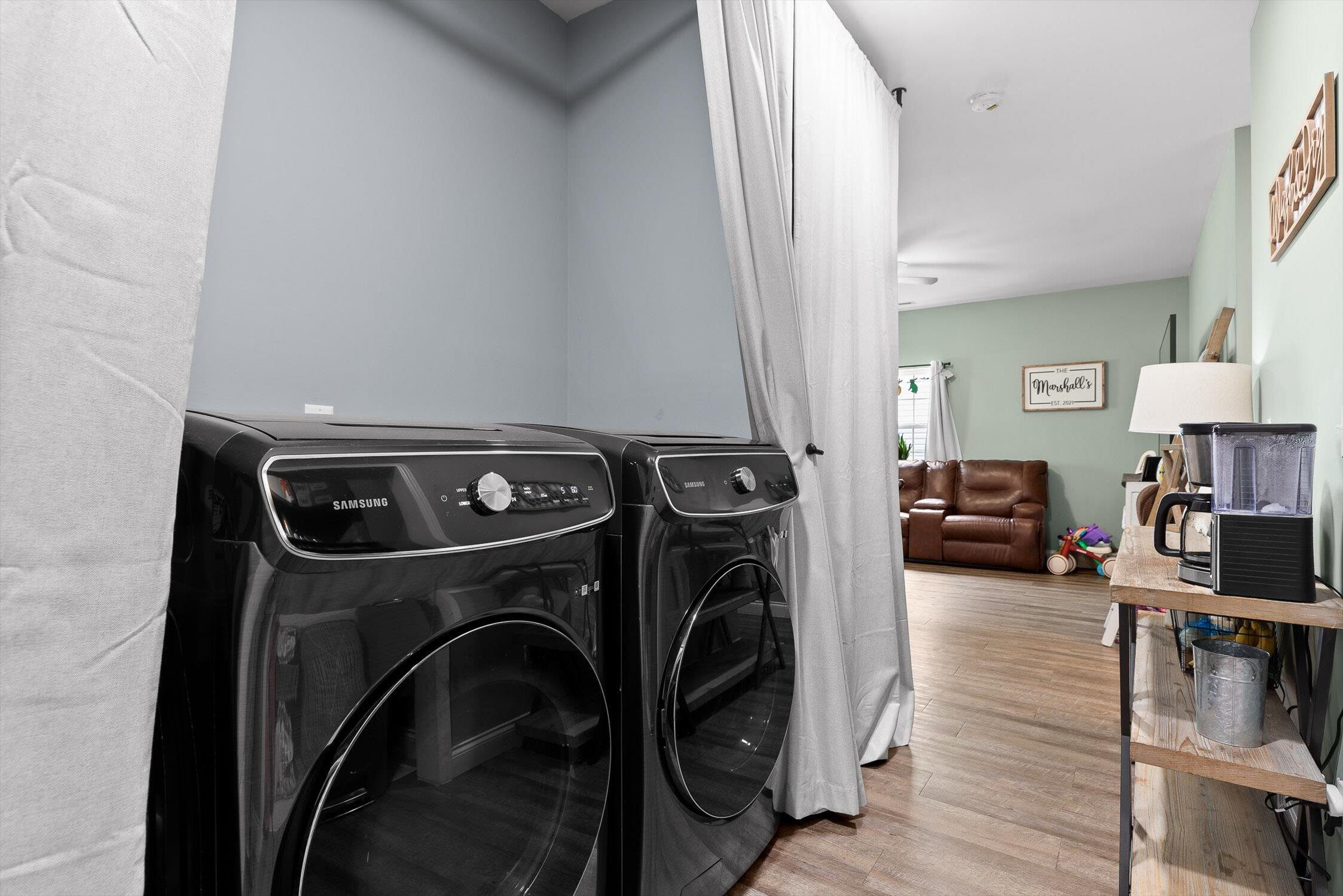 Chattanooga, Tennessee 37406, United States, 3 Bedrooms Bedrooms, ,2 BathroomsBathrooms,Residential,Contingent,105563