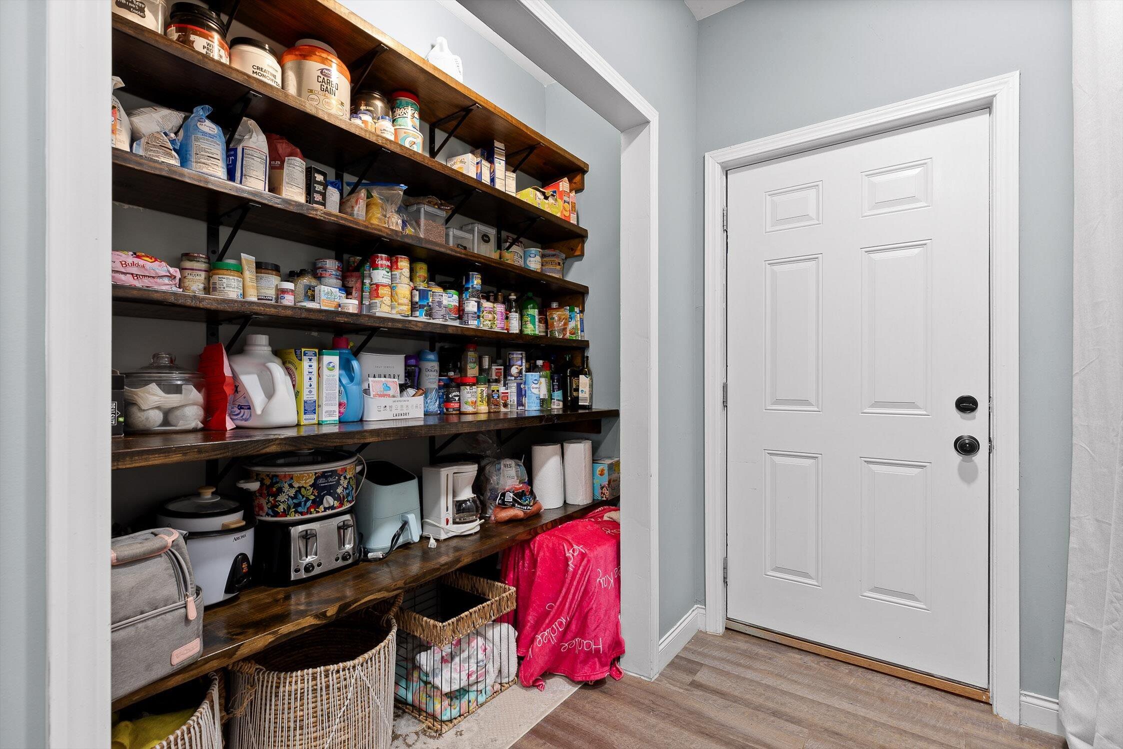 Chattanooga, Tennessee 37406, United States, 3 Bedrooms Bedrooms, ,2 BathroomsBathrooms,Residential,Contingent,105563