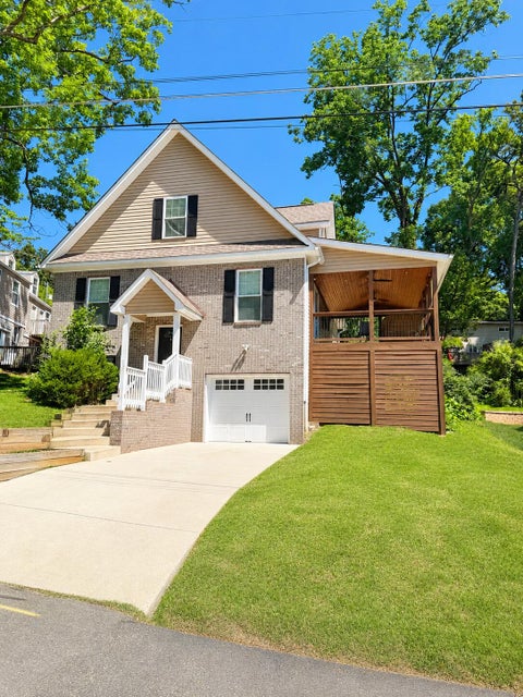 Photo of 323 Pine Ridge Road, Chattanooga, TN 37405 (MLS # 1536794)