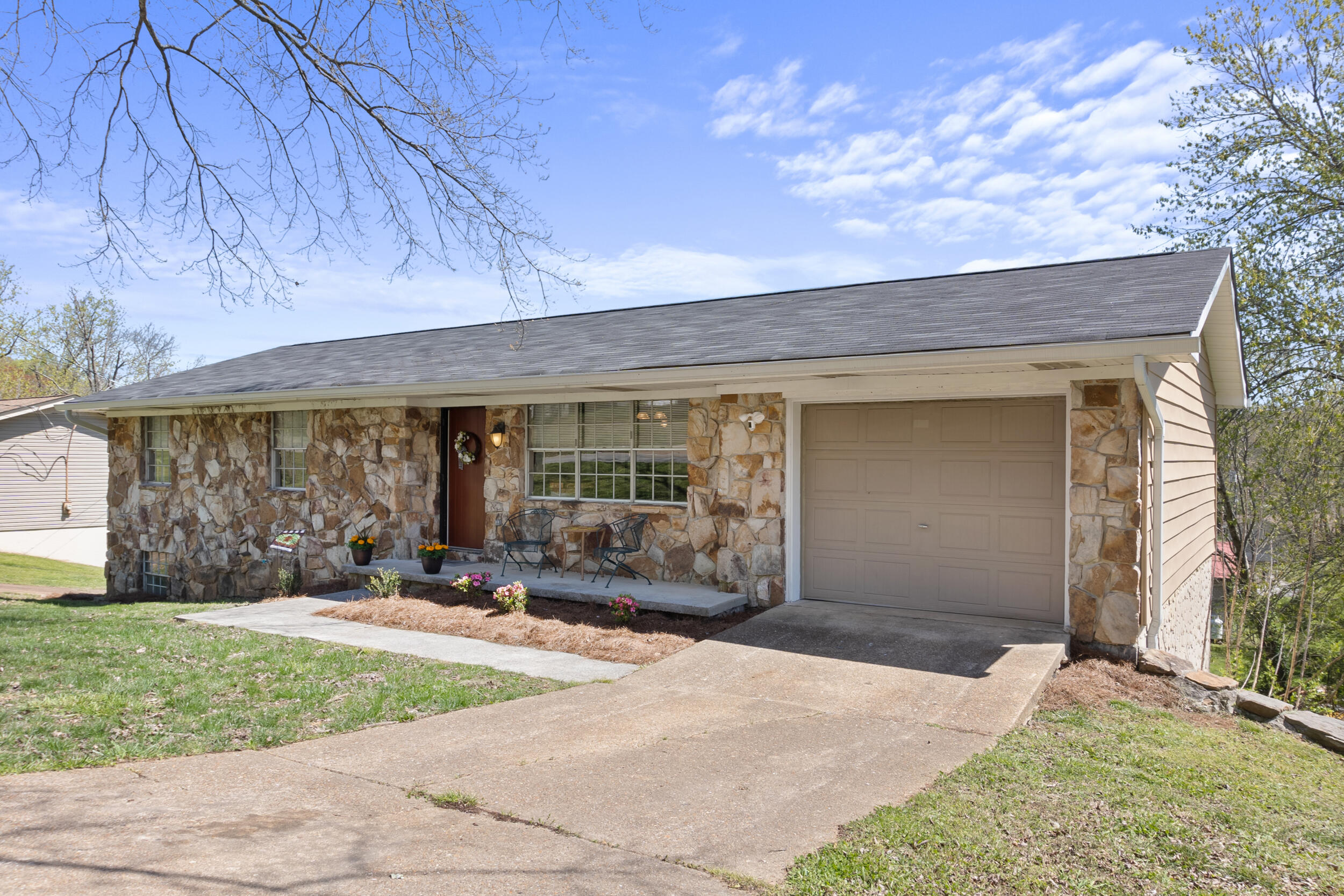 7506 S Dent Road, Hixson, Tennessee image 2