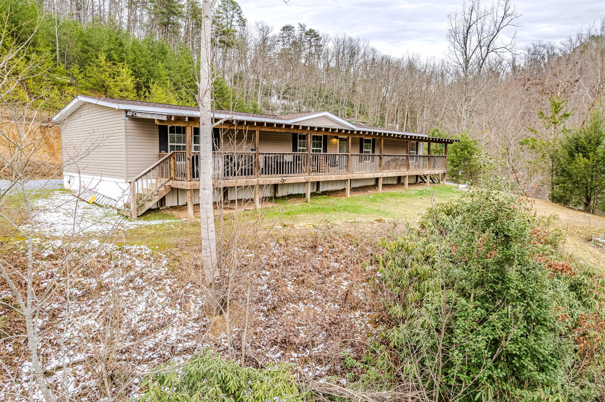 3674 Sourwood Way, Cosby, Tennessee image 1