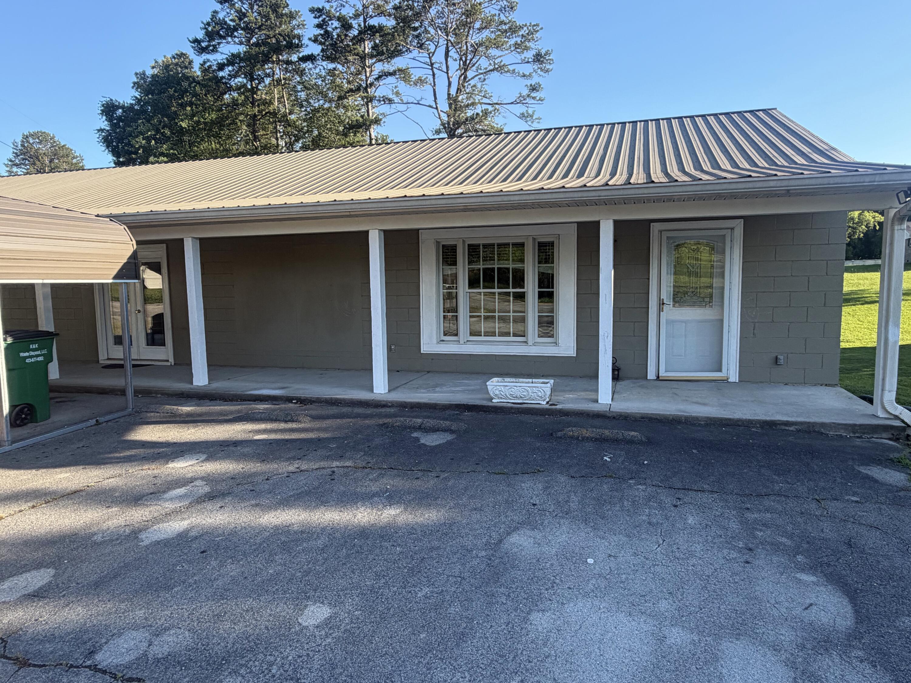 Photo 1 of 16 — 10933 Hixson Pike B, Soddy Daisy, TN 37379