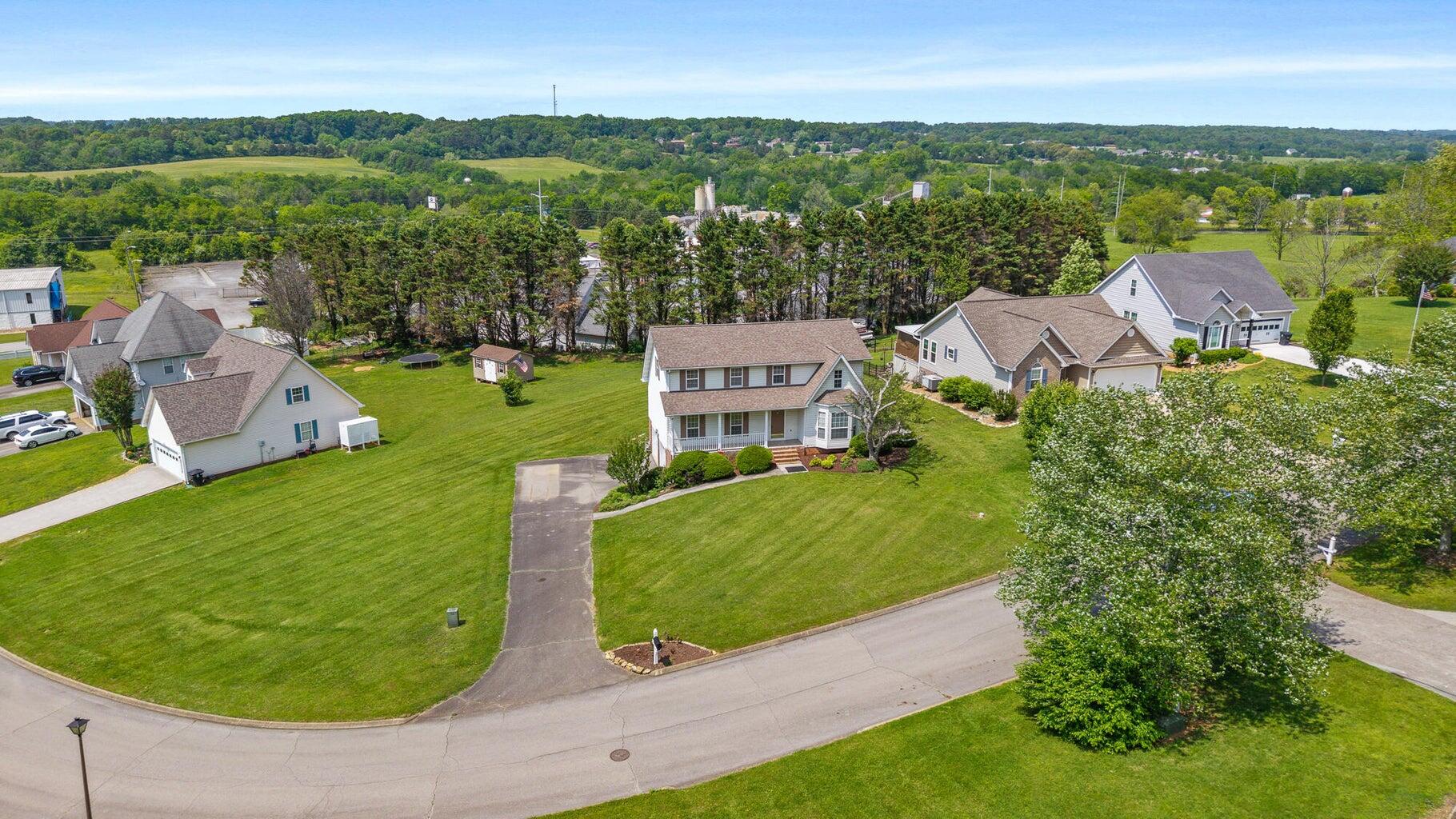 2412 Colonial Drive, Athens, Tennessee image 3