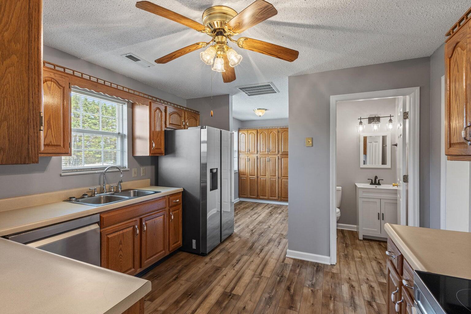 2412 Colonial Drive, Athens, Tennessee image 13