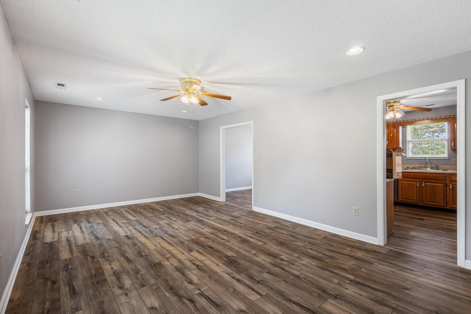 2412 Colonial Drive, Athens, Tennessee image 7