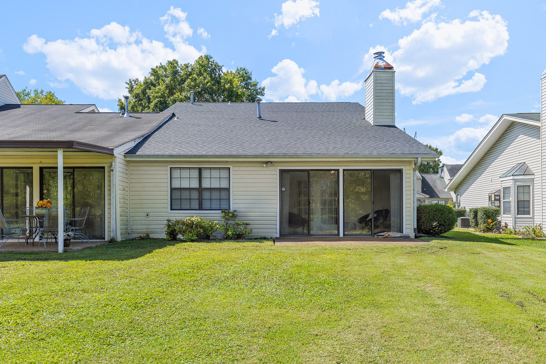 Chattanooga, Tennessee 37421, United States, 3 Bedrooms Bedrooms, ,3 BathroomsBathrooms,Residential,Contingent,40596