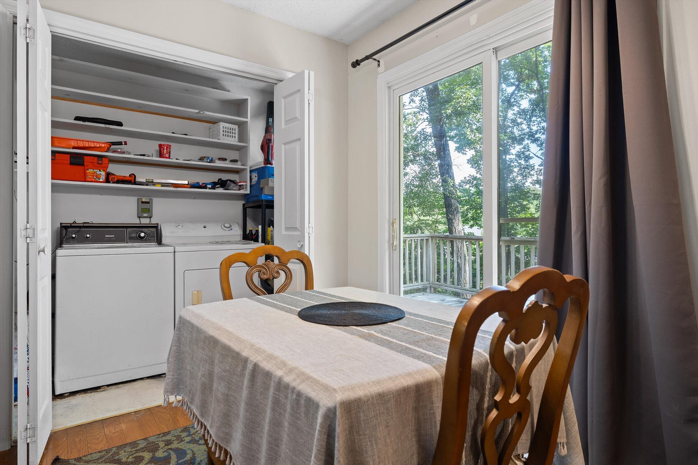 Tunnel Hill, Georgia 30755, United States, 3 Bedrooms Bedrooms, ,2 BathroomsBathrooms,Residential,Active,170908