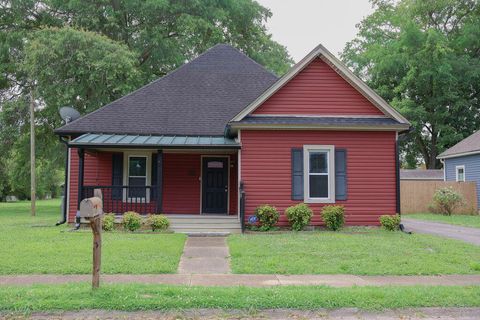 Homes For Sale - 108 W 10th Street<br/> Walker County, Chickamauga, GA 30707