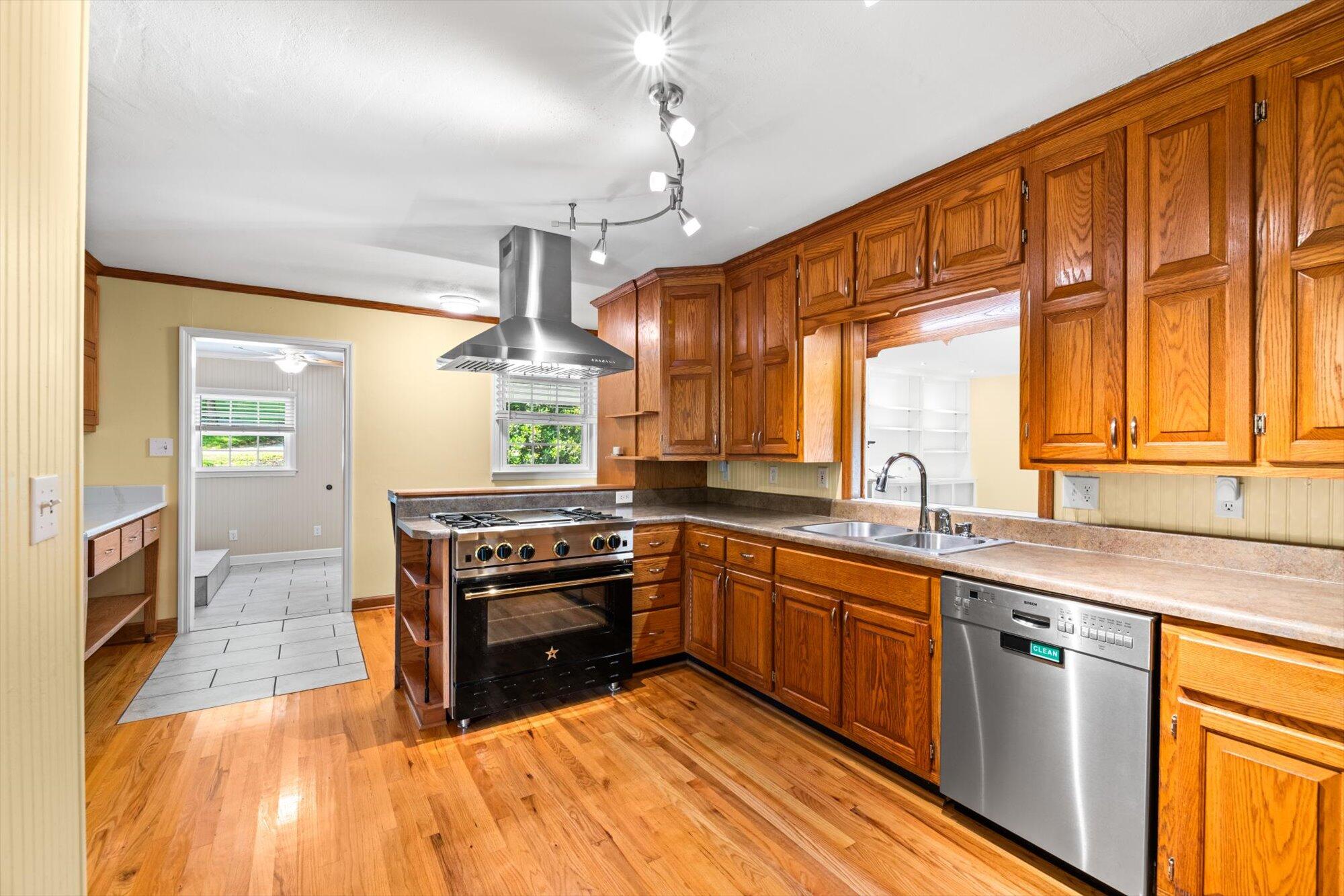 1218 Woodward Park, Athens, Tennessee image 9