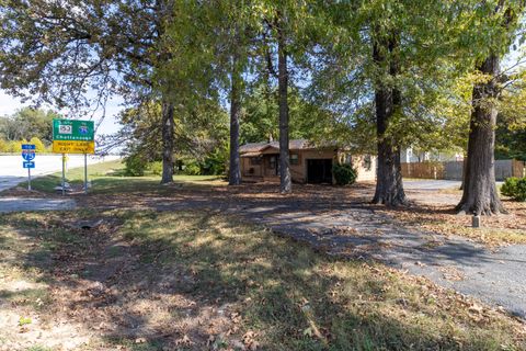 Photo of 5945 Shaw Avenue, Chattanooga, TN 37421 (MLS # 1519607)