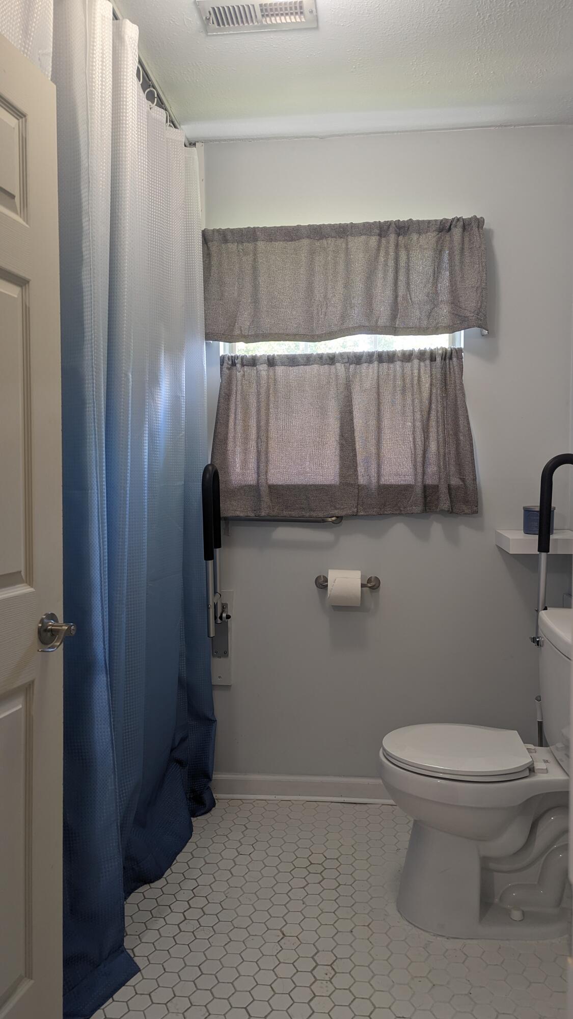 Rossville, Georgia 30741, United States, 4 Bedrooms Bedrooms, ,2 BathroomsBathrooms,Residential,Active,230330