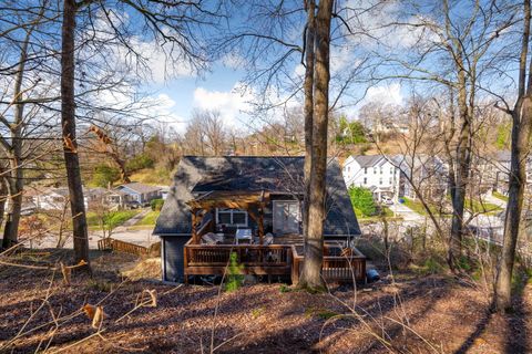 Tiny photo for 1031 Dartmouth Street, Chattanooga, TN 37405 (MLS # 1529488)