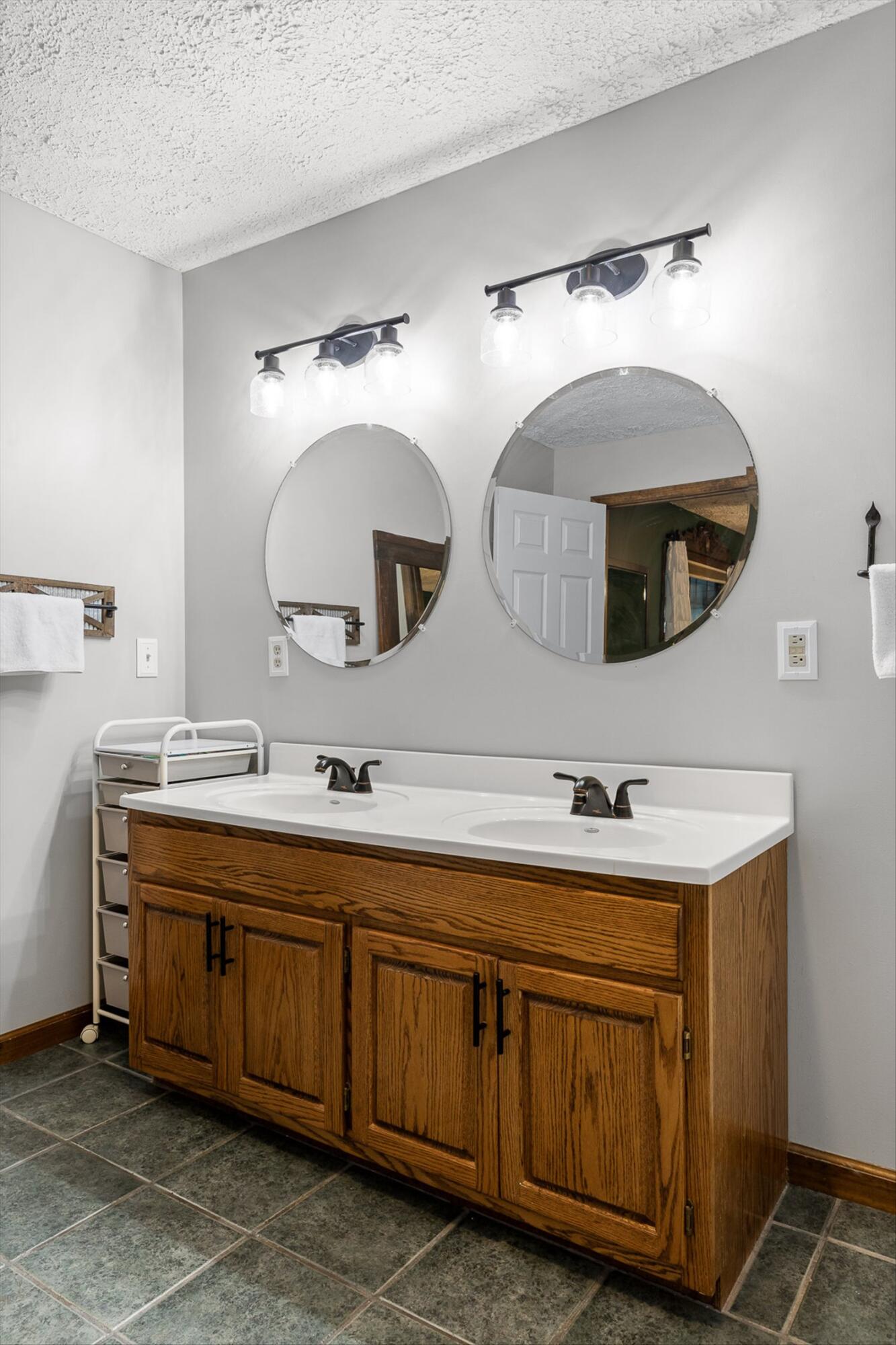 Dunlap, Tennessee 37327, United States, 3 Bedrooms Bedrooms, ,2 BathroomsBathrooms,Residential,Active,242769