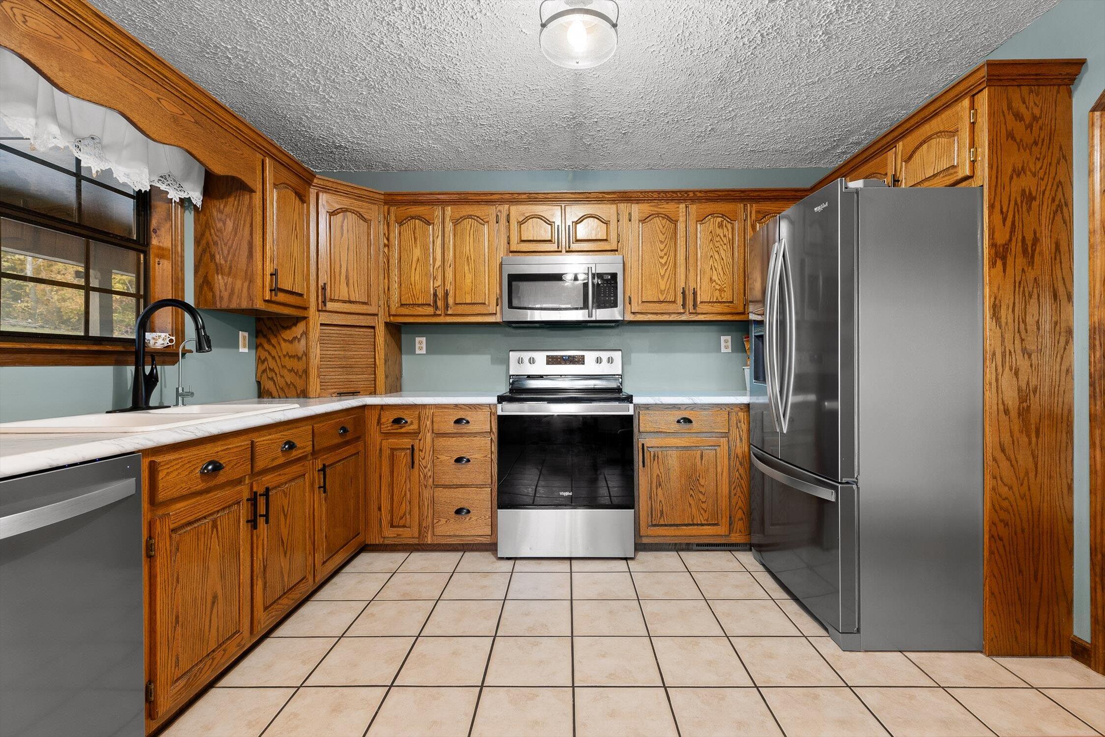 Dunlap, Tennessee 37327, United States, 3 Bedrooms Bedrooms, ,2 BathroomsBathrooms,Residential,Active,242769